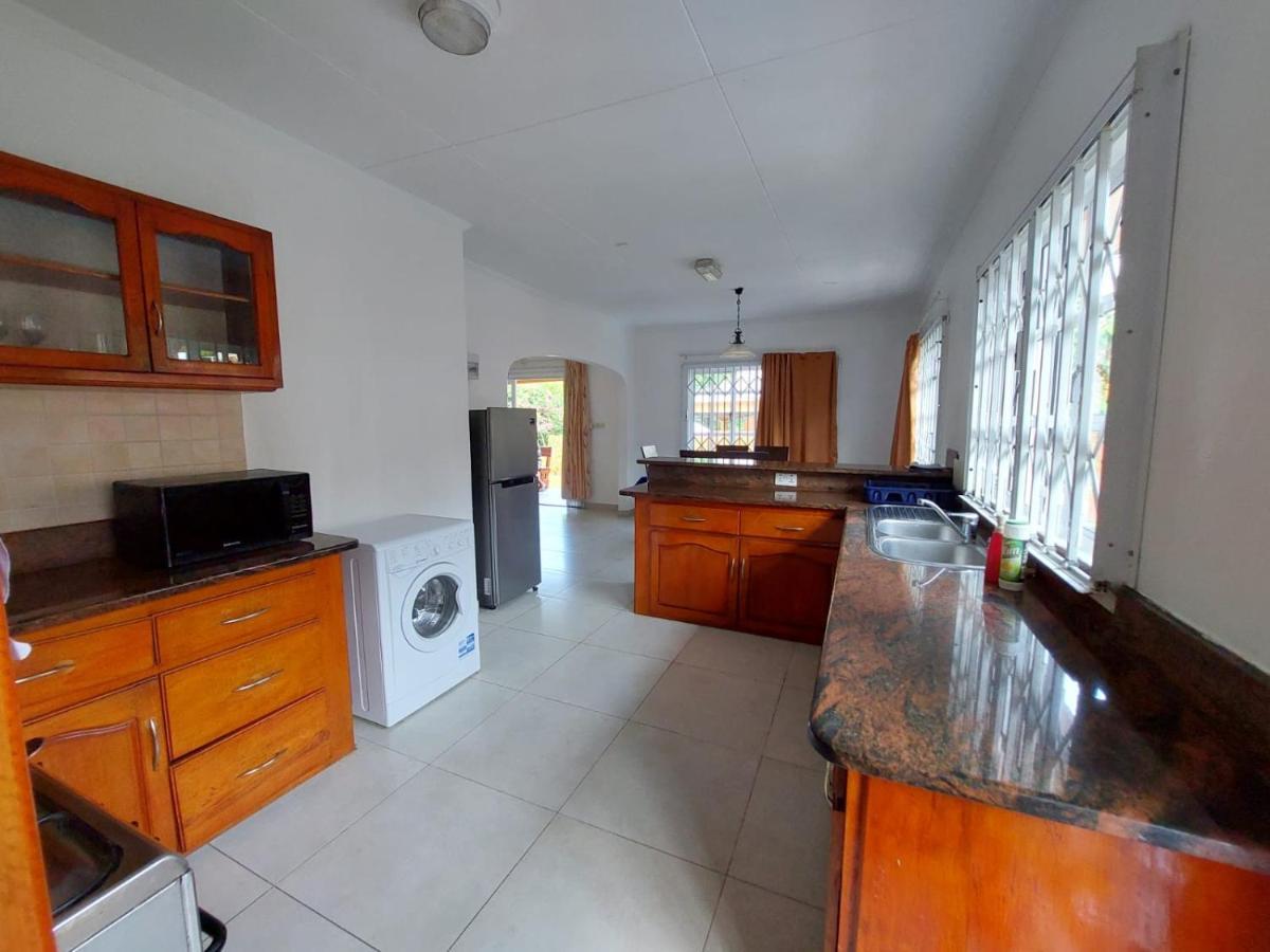 Beau Vallon Villa Self Catering With Pool Eksteriør bilde
