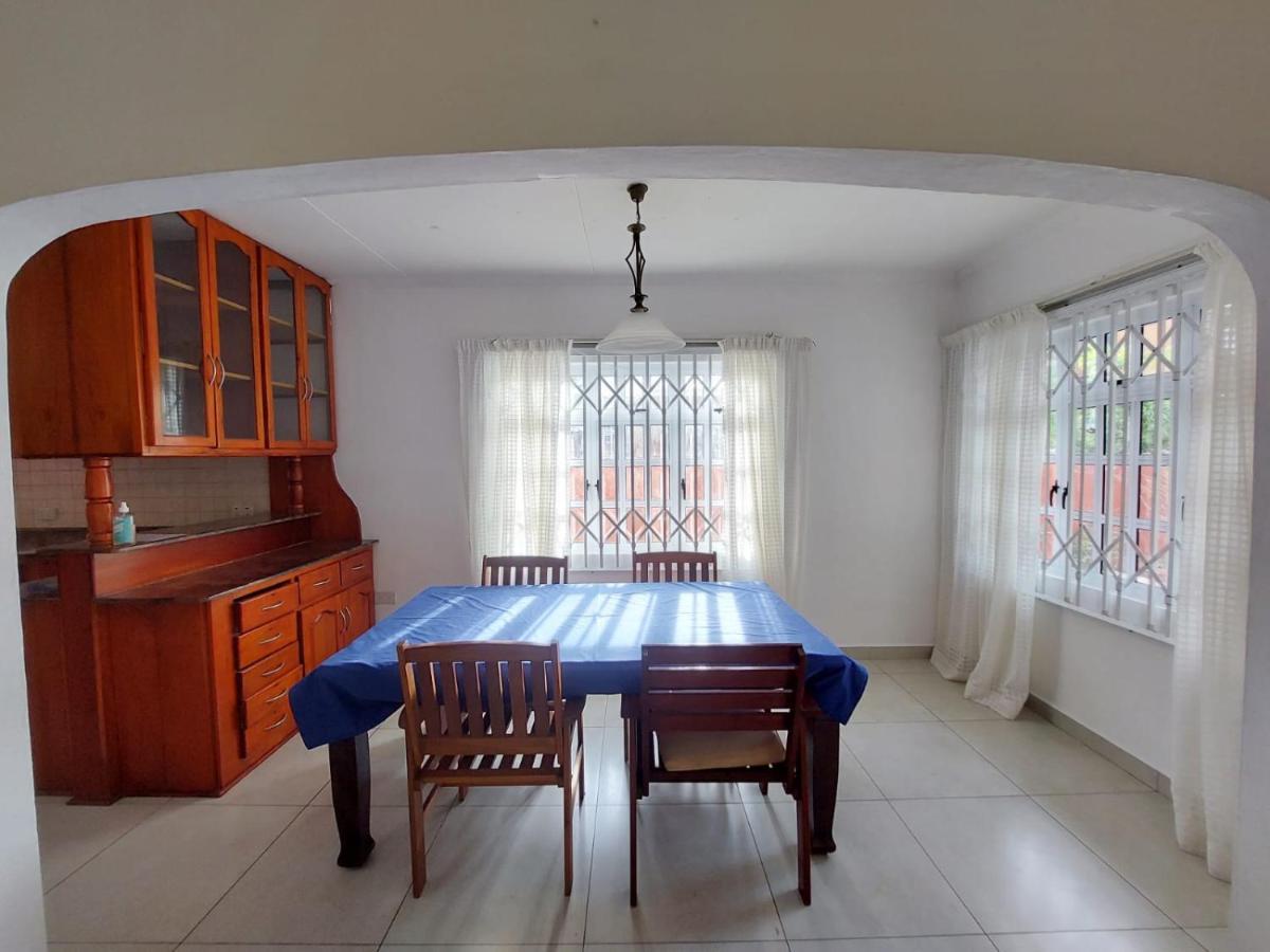 Beau Vallon Villa Self Catering With Pool Eksteriør bilde