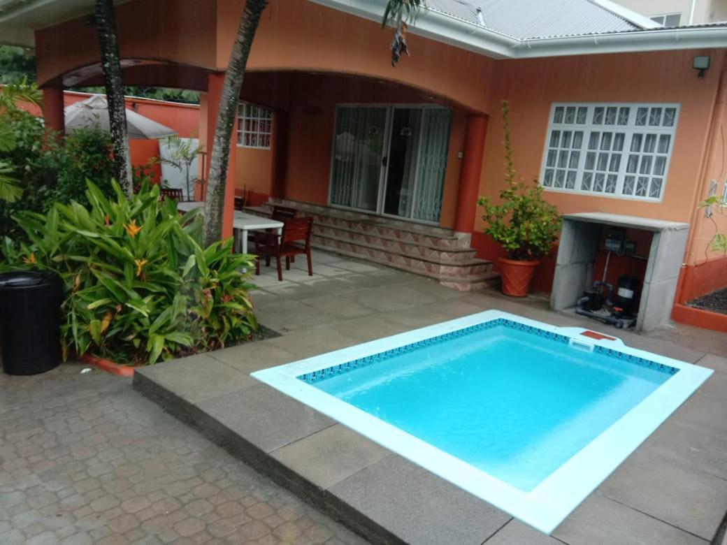 Beau Vallon Villa Self Catering With Pool Eksteriør bilde
